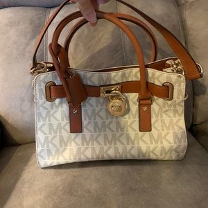 Michael kors purse